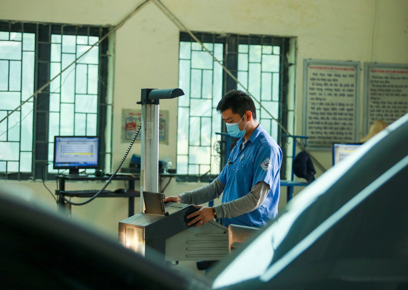 Ha Noi kien nghi tu choi dang kiem 600 o to chua nop phat hanh chinh hinh anh