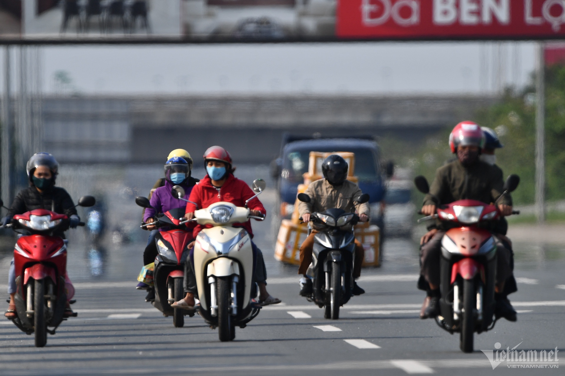 Thoi tiet 3/4: Thanh Hoa, Hue va hai tinh mien Bac van nang rat hinh anh