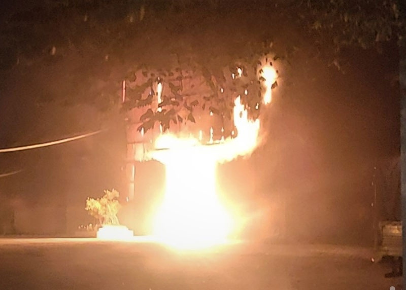 Lua bao trum xuong nem mut trong khu cong nghiep o Da Nang hinh anh