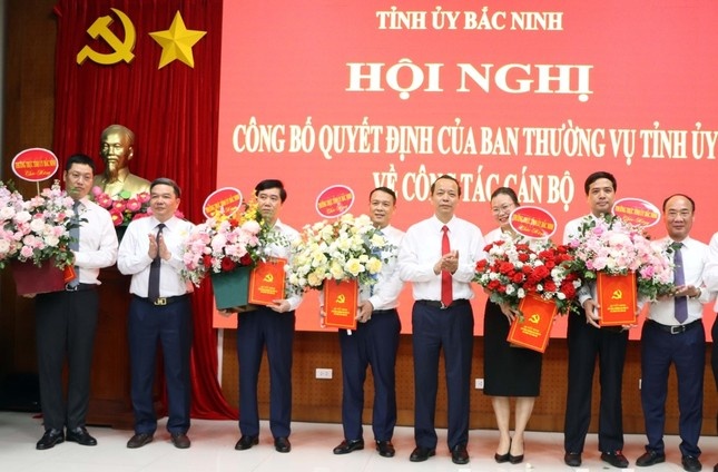 Ngo Van Lien xuong chuc anh 1