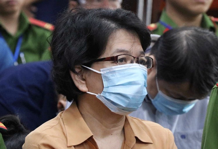 Bi cao Do Thi Nhan ly giai viec nhan qua tu thuoc cap ba Truong My Lan hinh anh