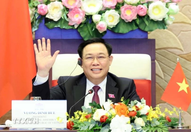 Vuong Dinh Hue Campuchia anh 2