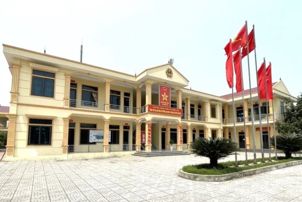 Xac minh nghi van Chu tich xa o Nghe An dung bang gia hinh anh