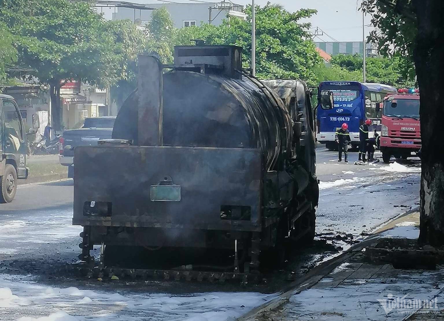 Xe bon cho nhua duong anh 2