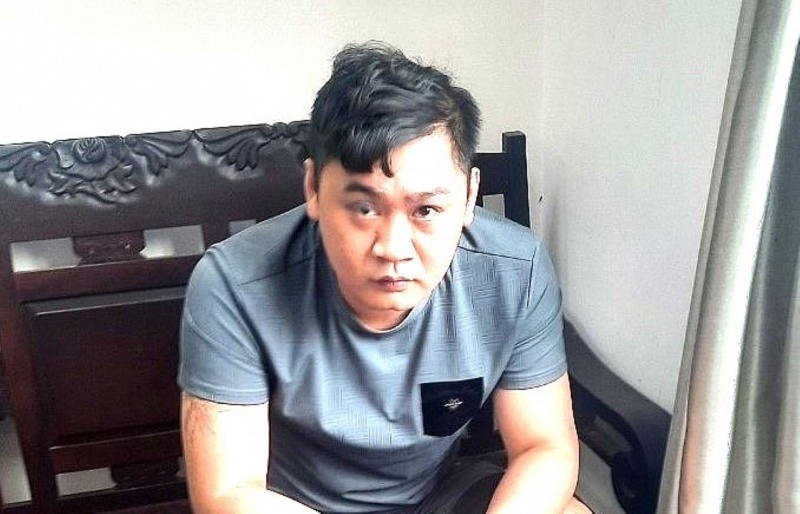 Van chuyen trai phep 20.000 USD tu nuoc ngoai ve hinh anh