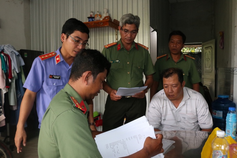 Mua may in da nang ve phong tro san xuat tien gia hinh anh