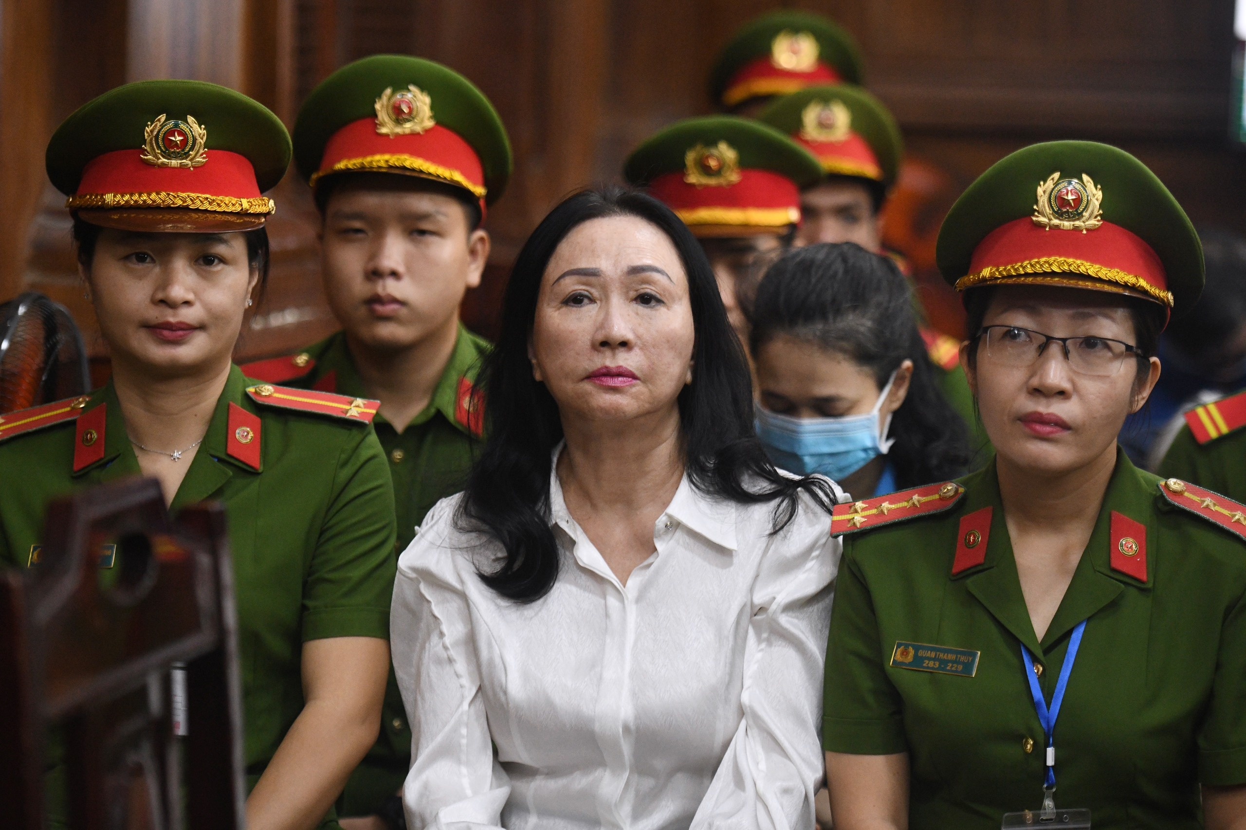 Cong ty Ha Long,  Cong Ty Au Lac anh 1