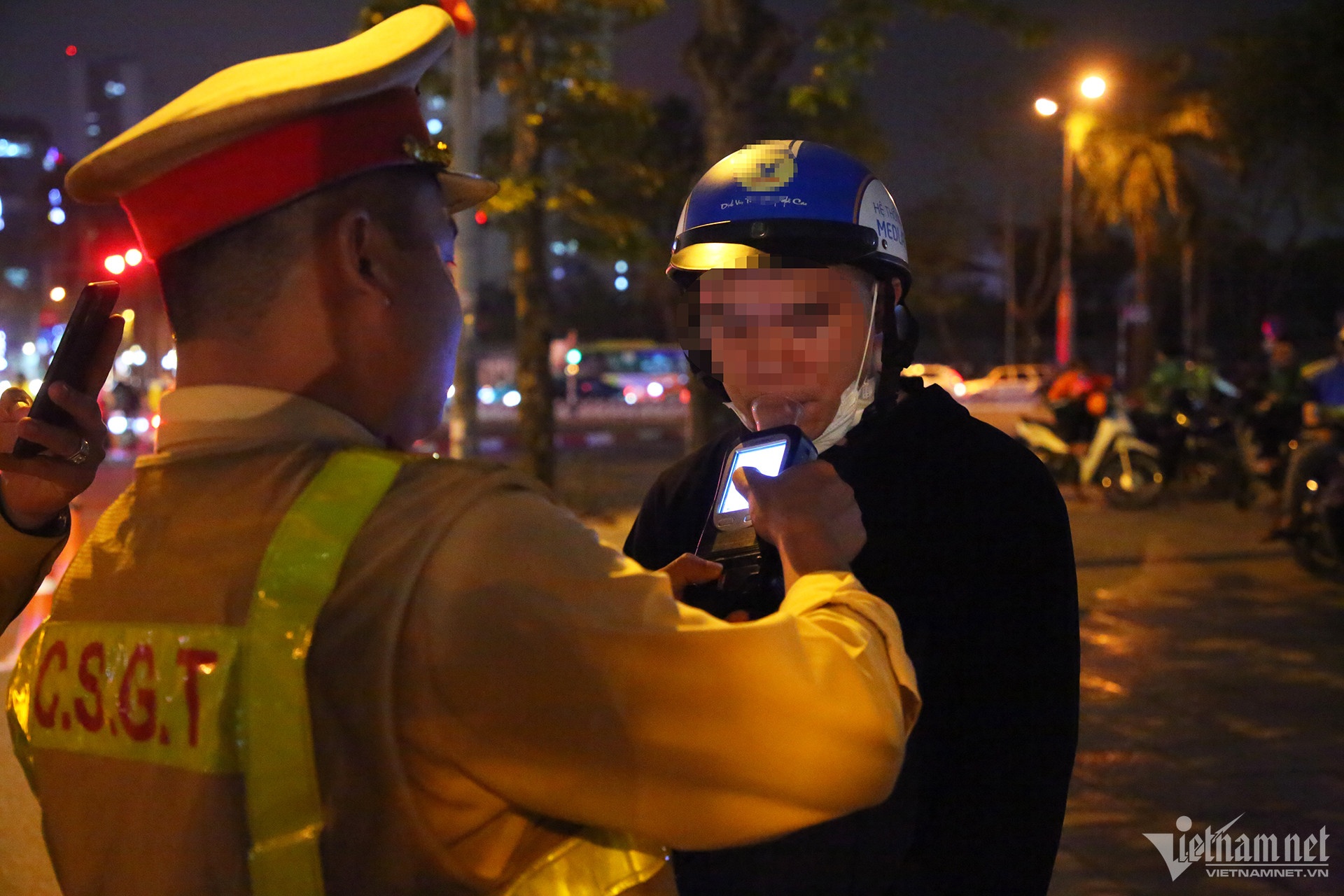 uong nua lon bia anh 1