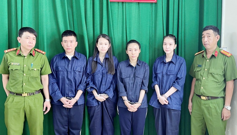 Phia sau cac tu diem an choi 'thac loan' thu loi ca chuc ty dong/thang hinh anh