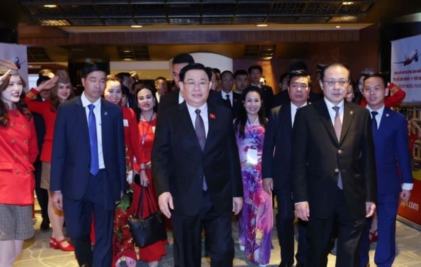 Vuong Dinh Hue anh 3