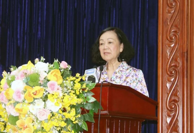 Thuong truc Ban Bi thu du hoi nghi tong ket cong tac Dang tai Ha Nam hinh anh