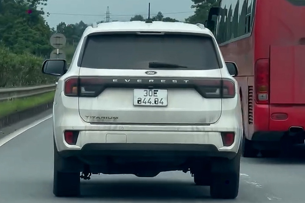 Tai xe che bien so de ne camera phat nguoi o cao toc Noi Bai - Lao Cai hinh anh