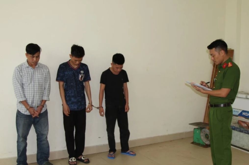 Pha thanh cong chuyen an trom cap hon 2 tan cho o Nghe An hinh anh