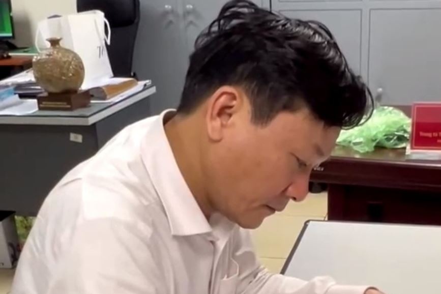 Chu tich phuong Nghia Do nhan tien ty de lam ngo cong trinh khong phep hinh anh