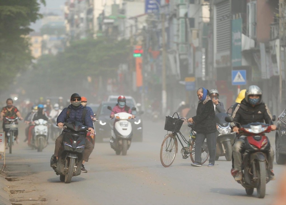 Ha Noi o nhiem vuot 8 lan khuyen cao cua WHO hinh anh