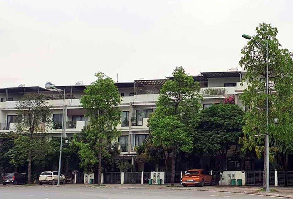 Dua bo me ve o cung, cong an xa yeu cau phai lam hop dong o nho hinh anh