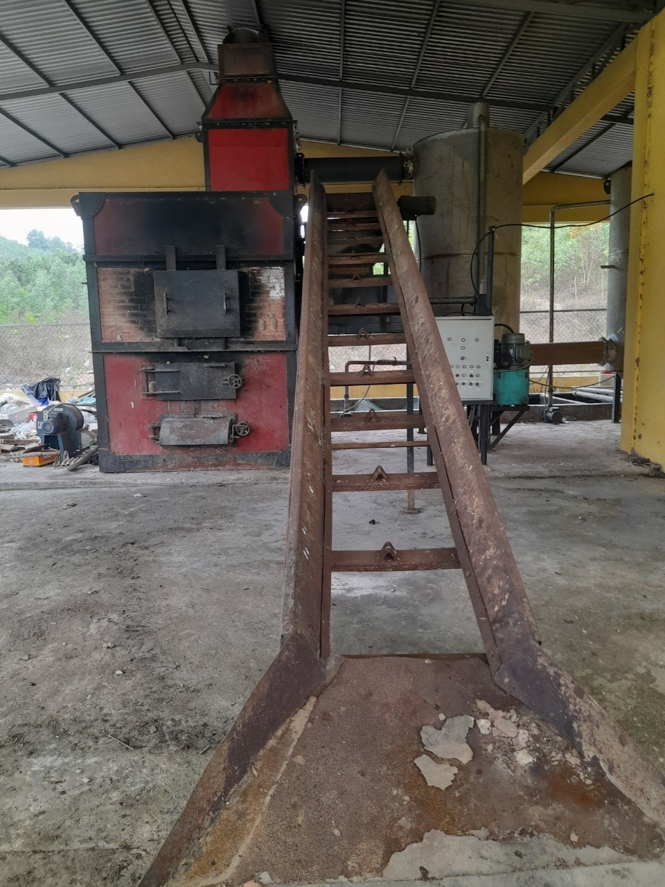 Lo dot rac Quang Tri anh 2