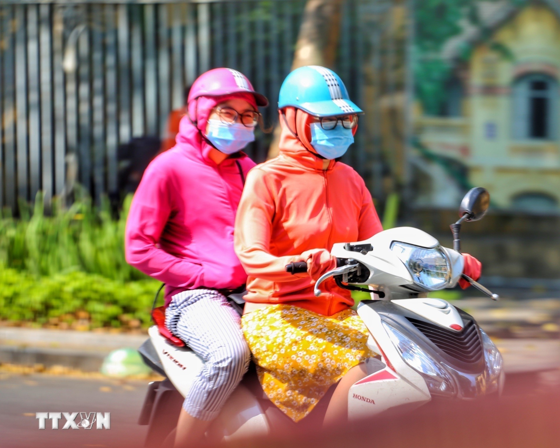 Nang nong gay gat anh 1