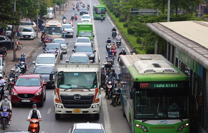 Ha Noi se thay tuyen buyt nhanh bang duong sat do thi hinh anh