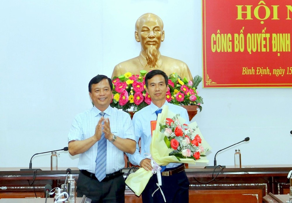 Cong tac can bo anh 4