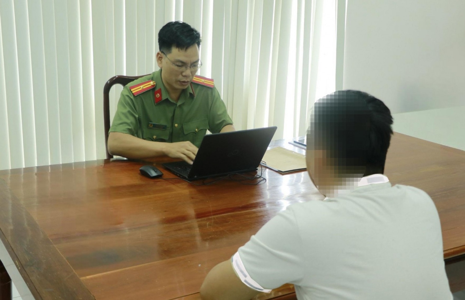 Mat tien ty vi bi lua cai app dich vu cong gia mao hinh anh