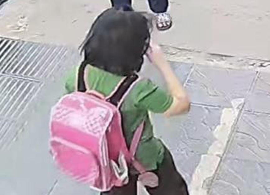 Da tim thay be gai 11 tuoi mat tich o Ha Noi hinh anh