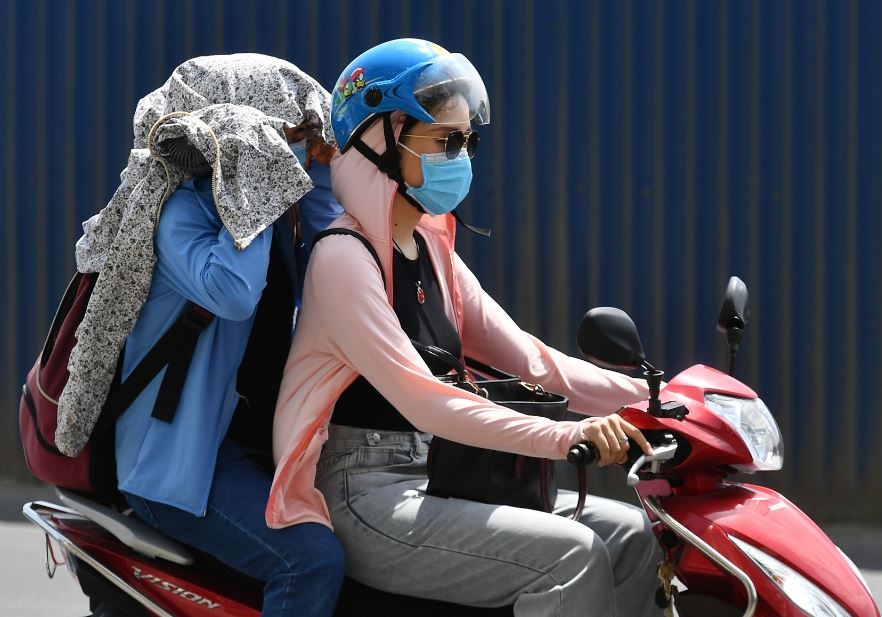 Nang nong 'do lua' o 4 tinh mien Bac, Ha Noi 34 do hinh anh