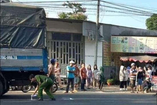 Nu sinh lop 9 tu vong sau va cham voi o to tai hinh anh