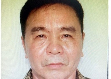 Bat doi tuong truy na khi dang lan tron trong nha tro hinh anh