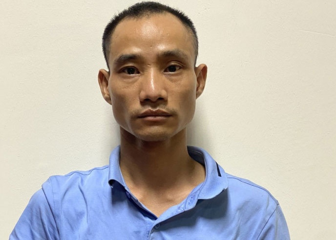 Khoi to 21 doi tuong choi xoc dia tren tau du lich o Hoa Binh hinh anh