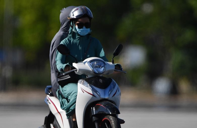 Thoi tiet 20/4: Mien Bac nang nong dien rong, mua giong chieu toi hinh anh