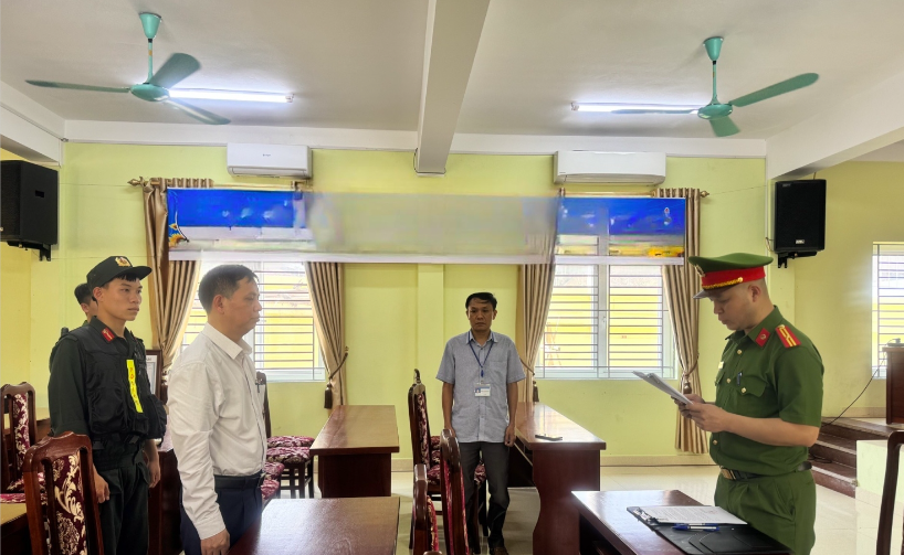 Mot truong phong thuoc So GTVT tinh Bac Kan bi bat vi nhan hoi lo hinh anh