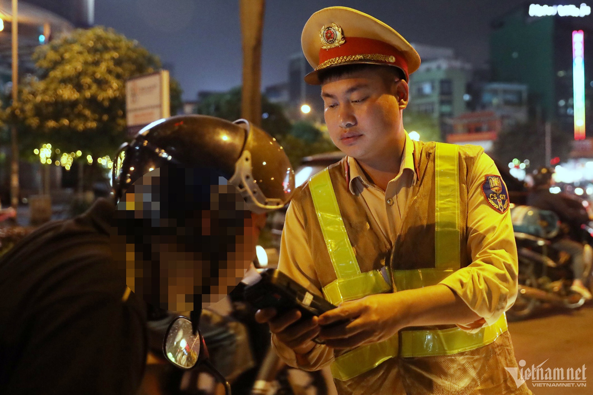 Coc bia nua thang luong anh 3