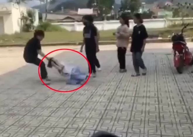 Xac minh clip nu sinh bi danh hoi dong o Lam Dong hinh anh