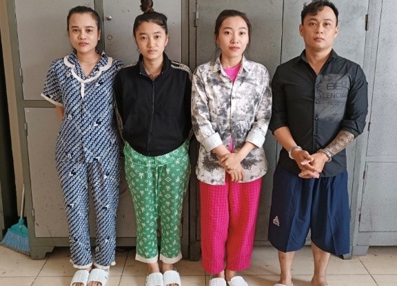 Dung kich ban ket hon voi nguoi nuoc ngoai de chiem doat tien sinh le hinh anh