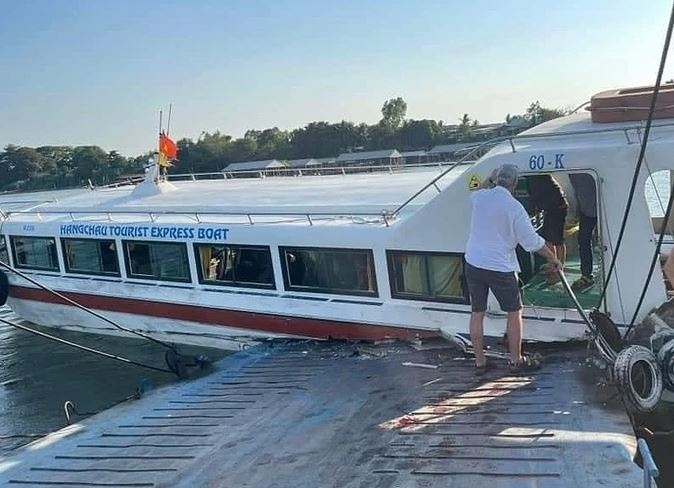 Thong tin moi vu pha dam tau cao toc tren song Tien hinh anh