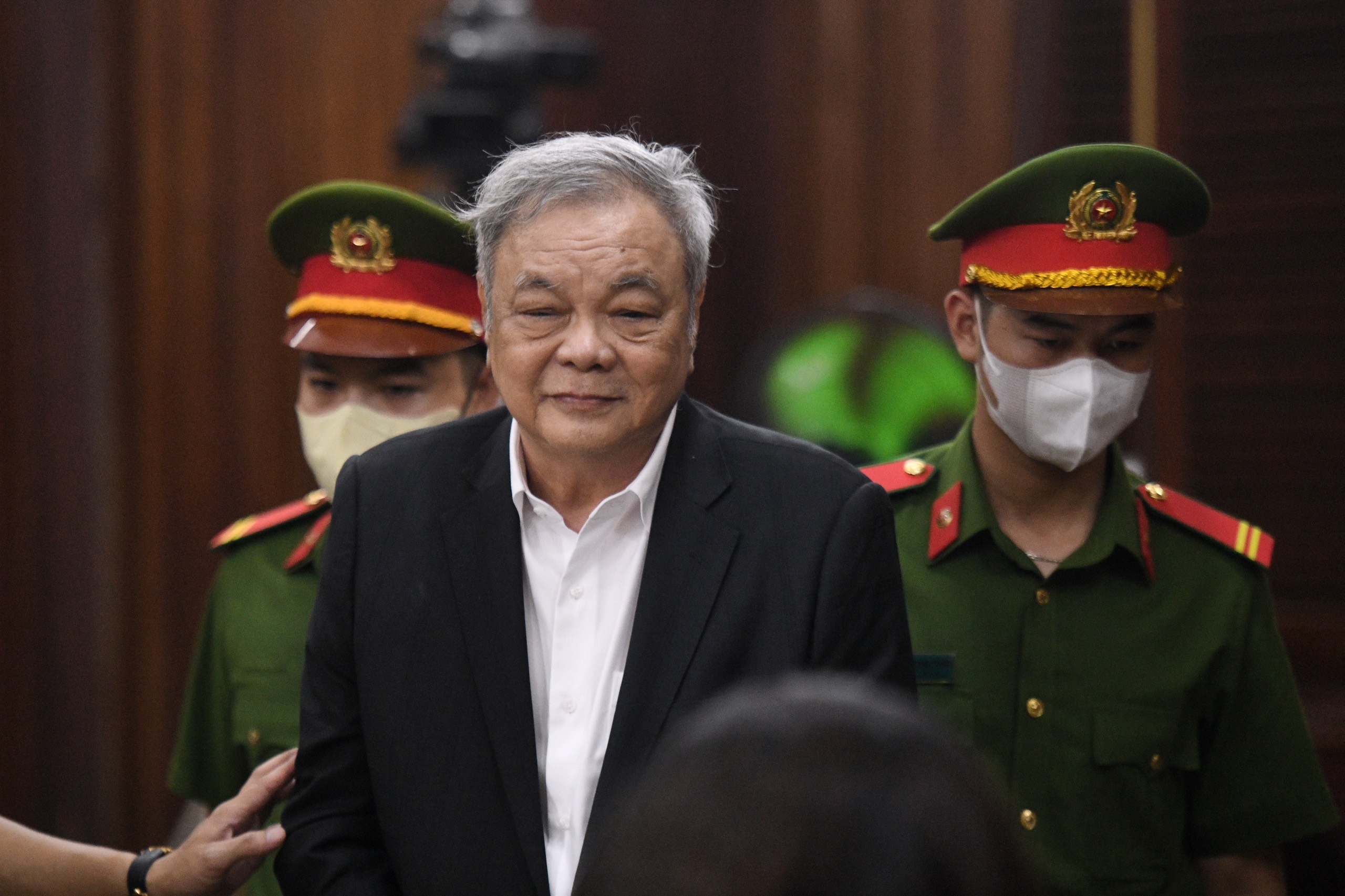 Cha con bi cao Tran Qui Thanh khai ve viec cho vay lai hinh anh