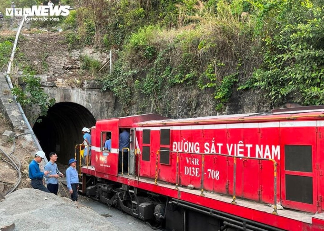 Duong sat Bai Gio anh 1