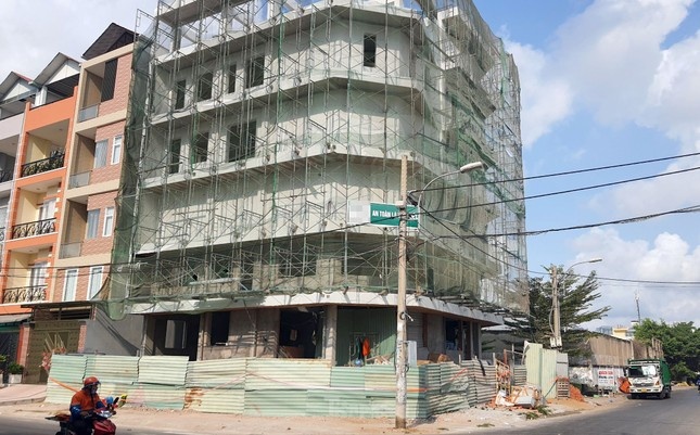 Dieu tra vu nguoi phu nu tu vong tai cong trinh dang xay dung o TP.HCM hinh anh