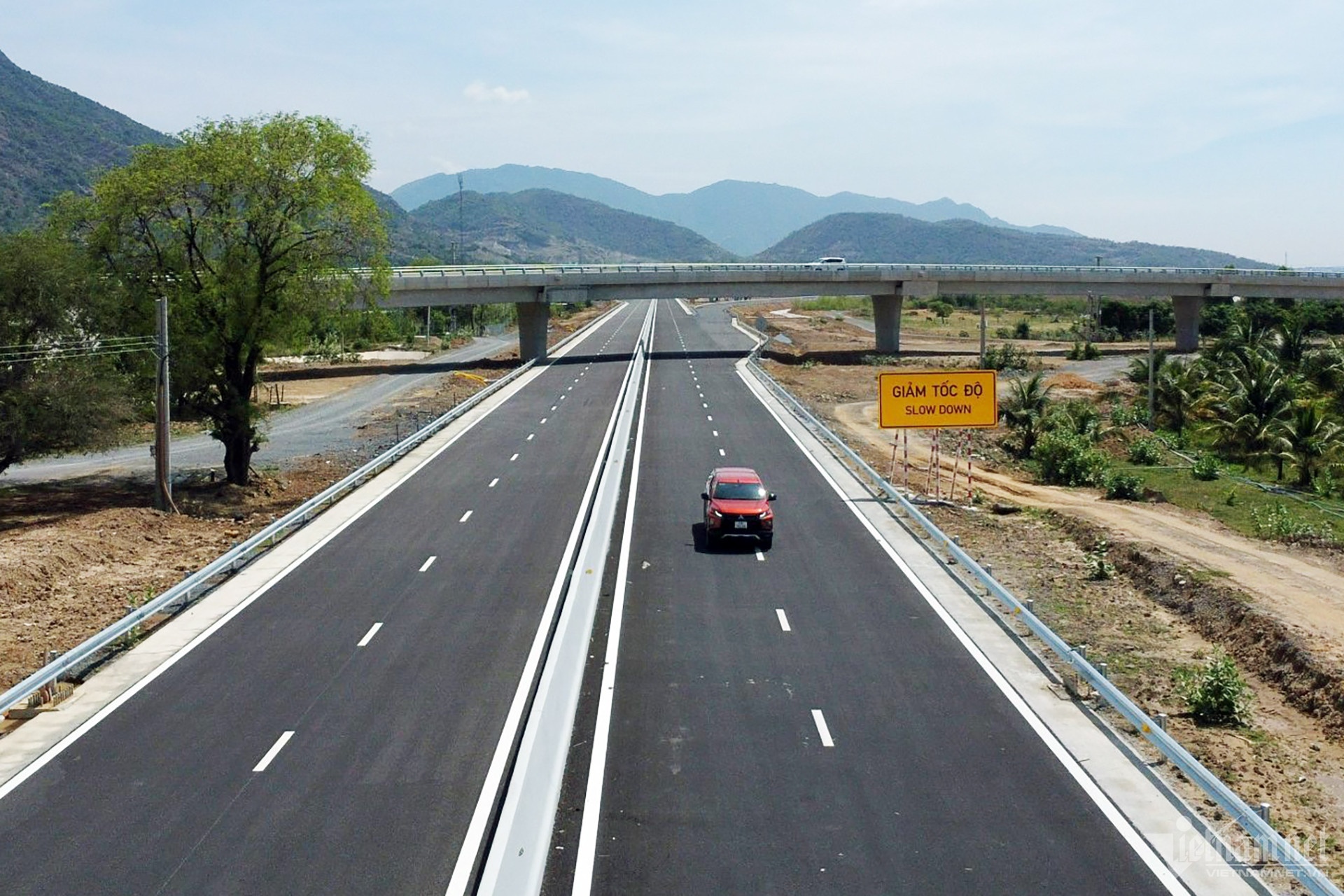 Cao toc Nha Trang,  Cam Lam anh 1