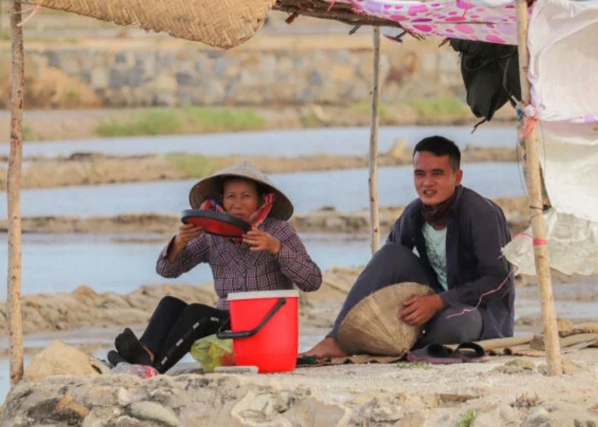 Mien Trung hom nay tren 40 do C, ngay mai nang nong gay gat toan vung hinh anh