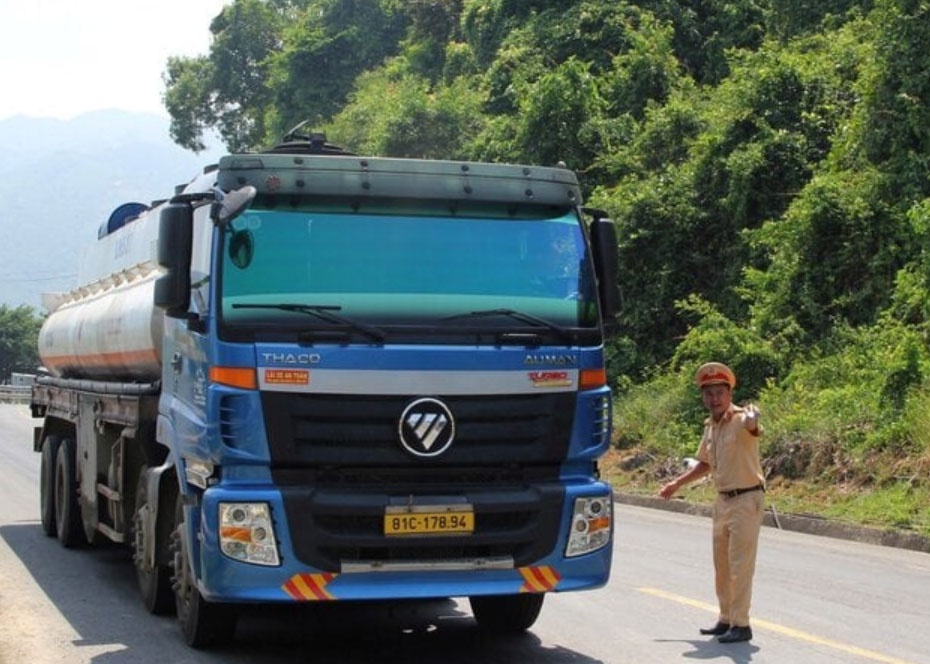 Thong xe quoc lo 1 doan qua Deo Ca tu 18h ngay 22/4 hinh anh