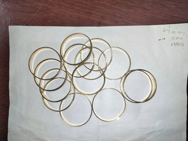 Vàng giả đi cầm cố ảnh 2 Vang gia di cam co anh 2