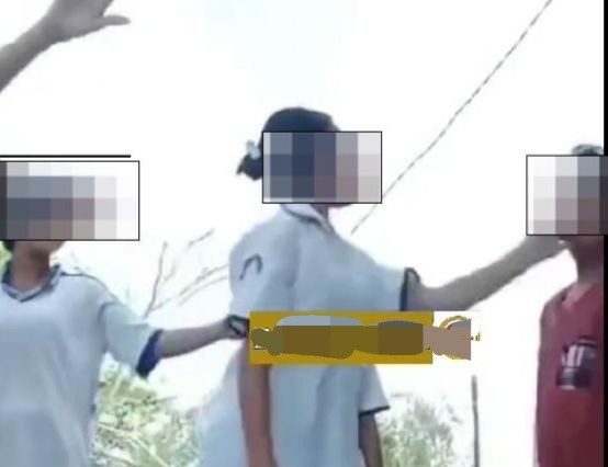 Lap hoi dong ky luat vu nhom nu sinh lop 7 danh hoi dong ban cu hinh anh