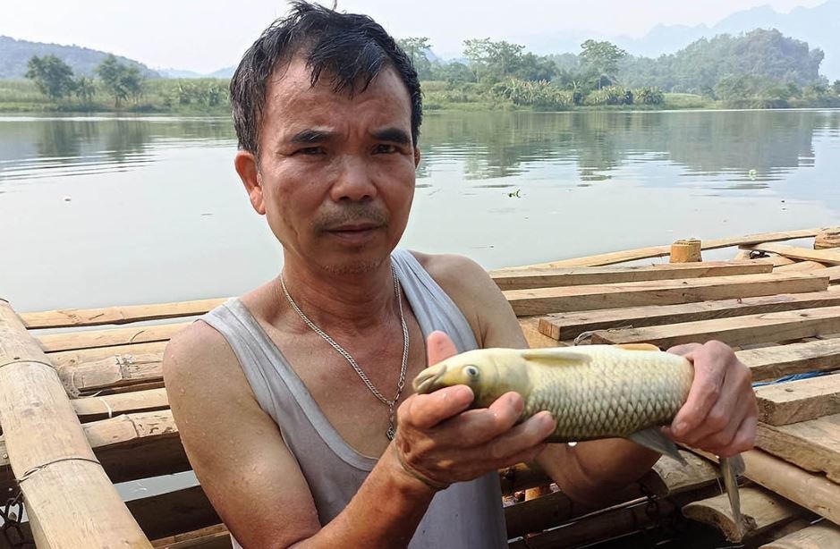Ca chet trang long o Thanh Hoa, nguoi nuoi trang tay hinh anh