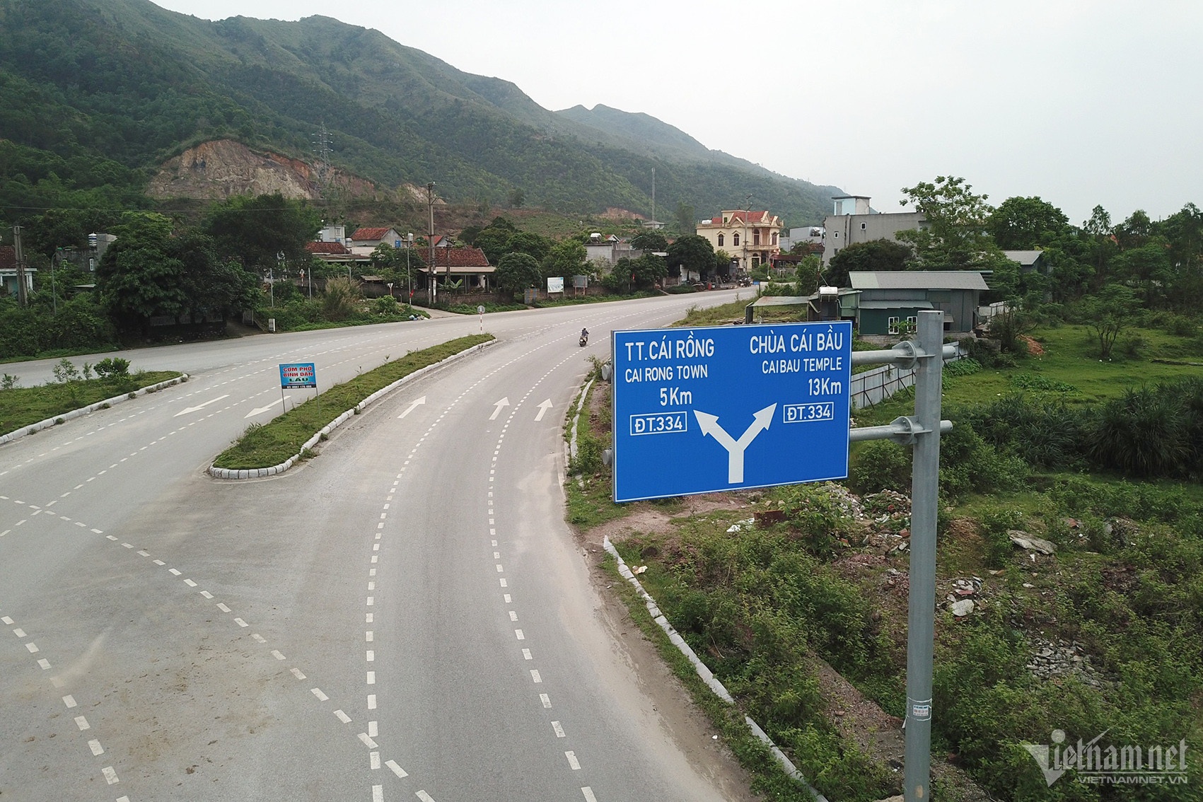 Duong tinh 334 Van Don anh 1