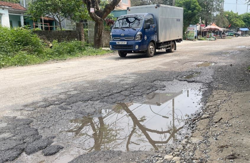 Ba nam chua xong con duong 9,5 km, von dau tu gan 1.500 ty dong hinh anh