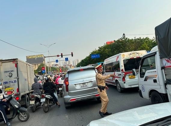 Chi tiet phan luong giao thong o Ha Noi dip nghi le 30/4 hinh anh