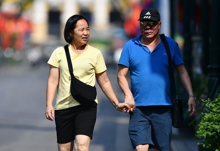 Thoi tiet 29/4: Ca nuoc tiep tuc nang 'nong nhu rang' hinh anh