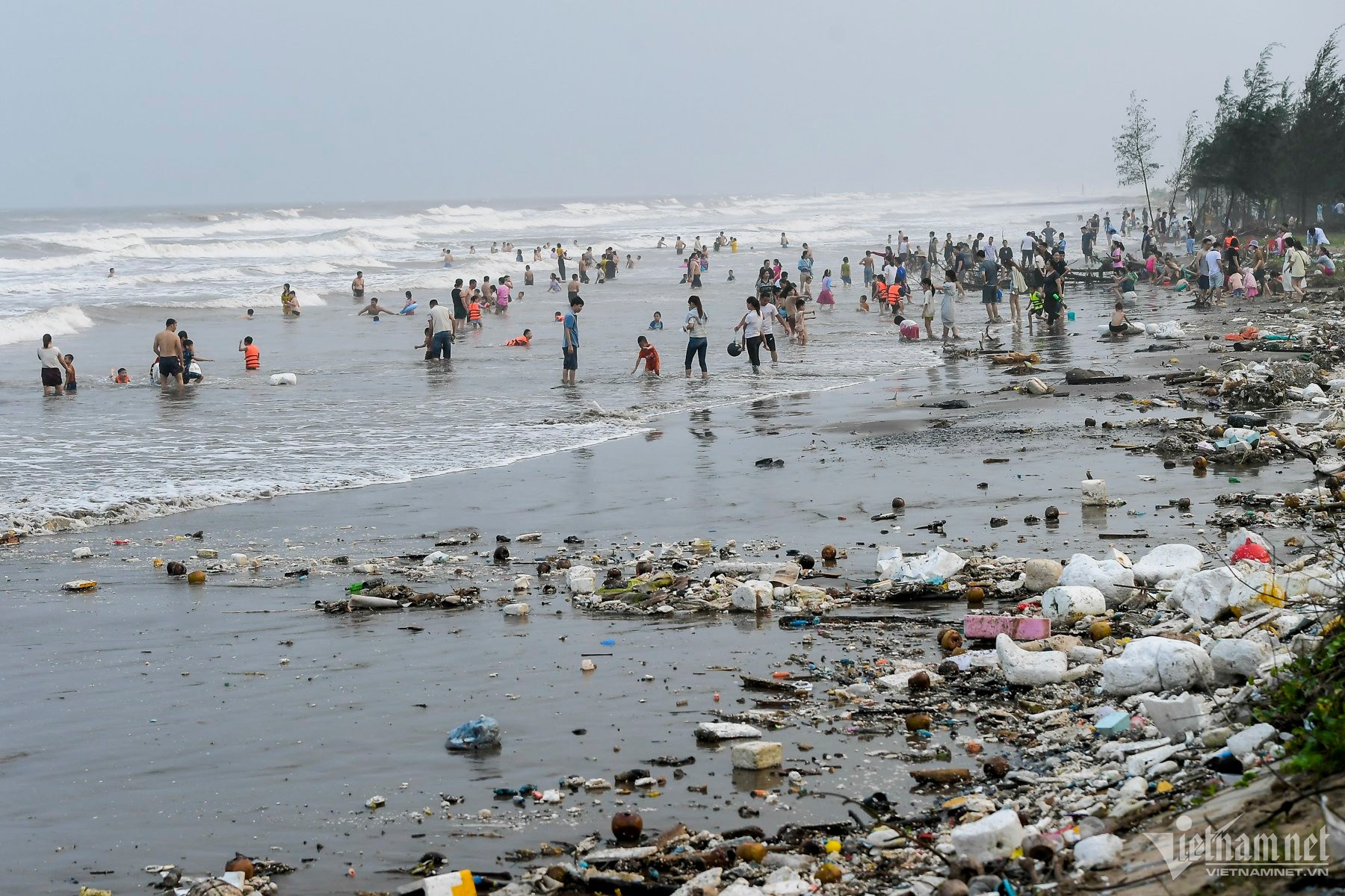 Thanh nien mat tich anh 1